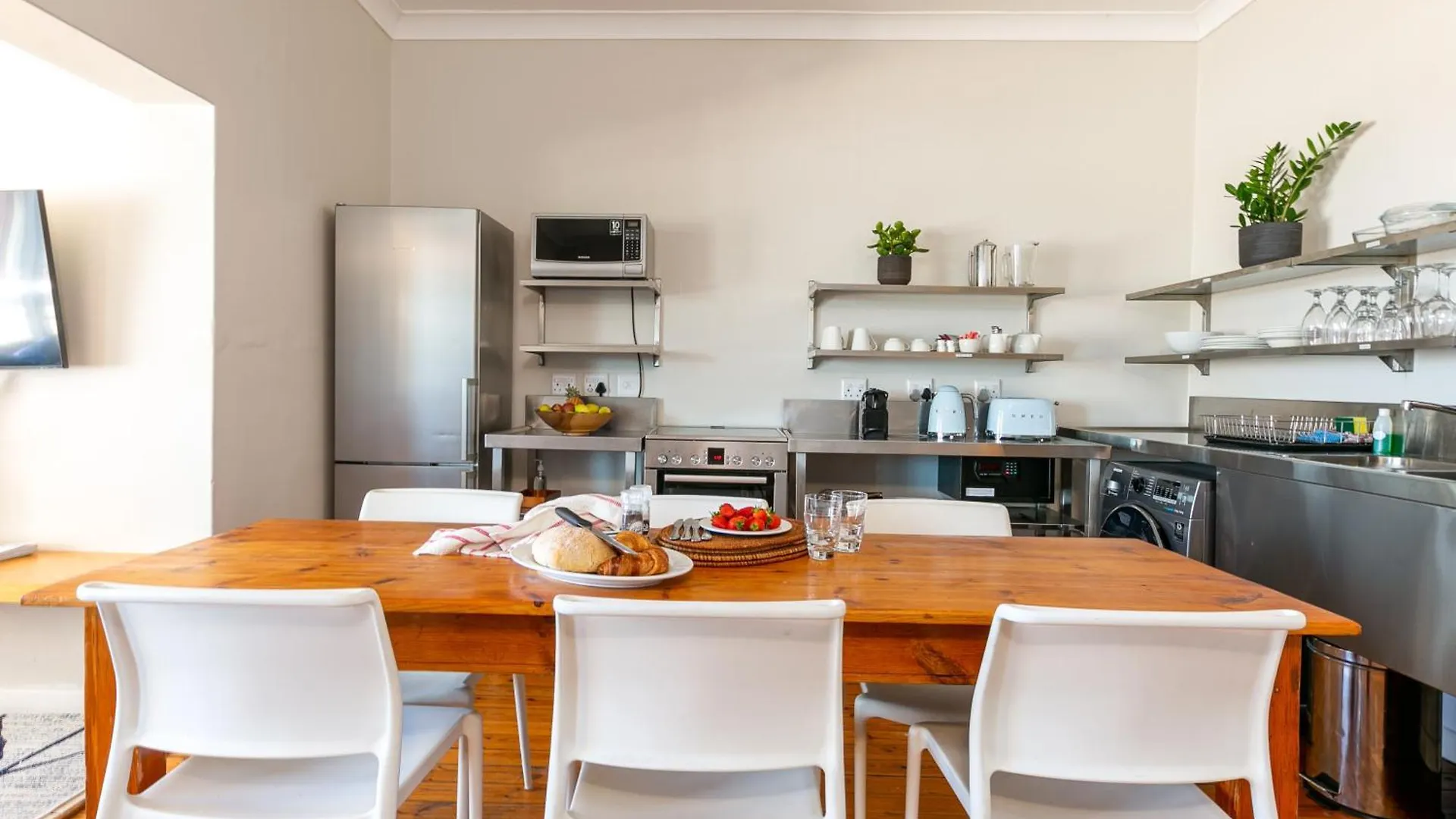 *** Aparthotel Camps Bay Village Cape Town South Africa