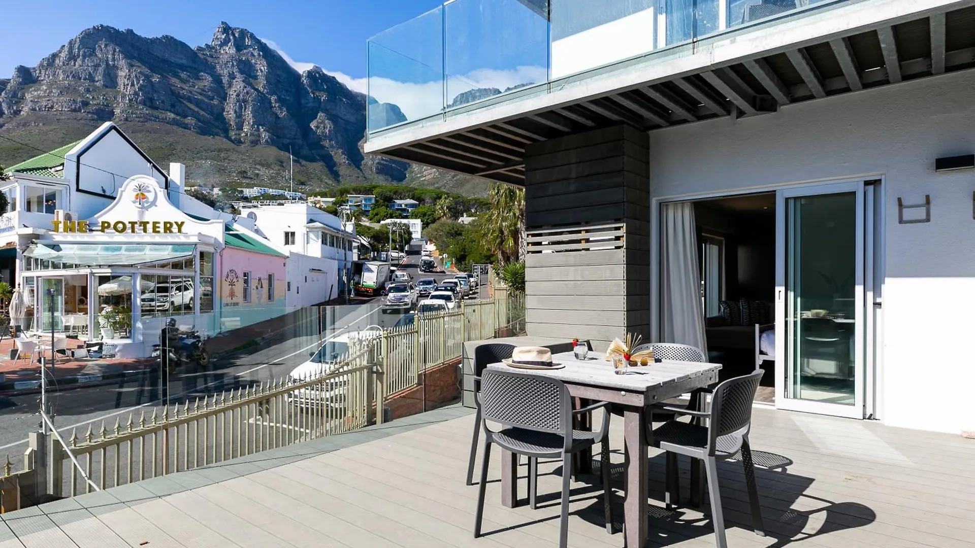 Camps Bay Village - Studios And Apartments Cape Town 3*,  Güney Afrika