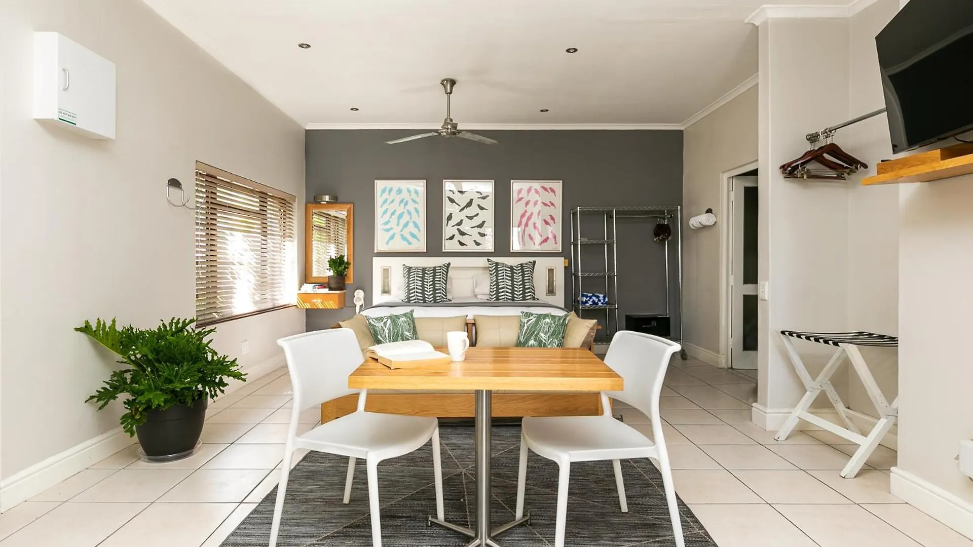 Camps Bay Village - Studios And Apartments Cape Town 3*,  Güney Afrika